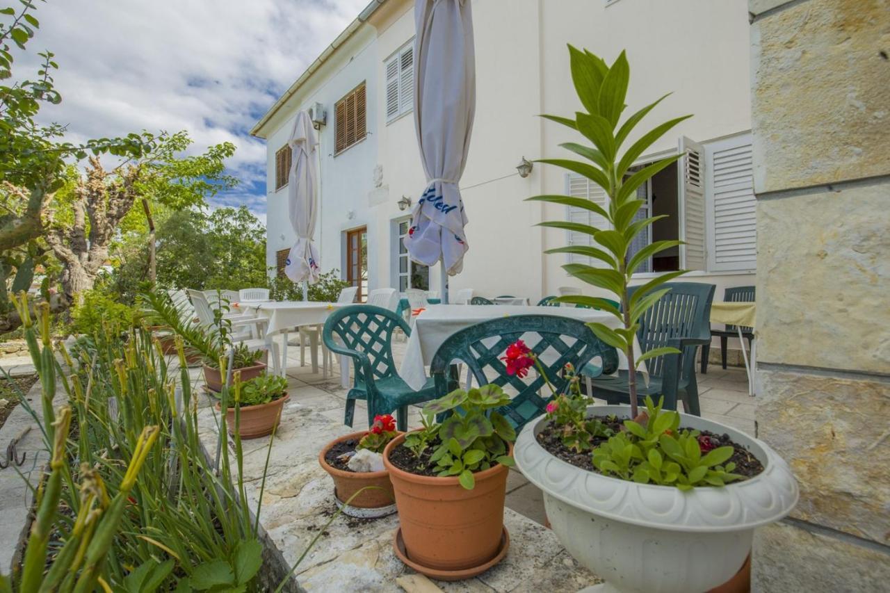 Rooms Padovan Banjol Екстер'єр фото