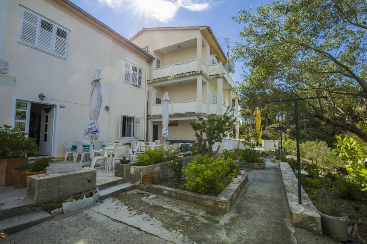 Rooms Padovan Banjol Екстер'єр фото