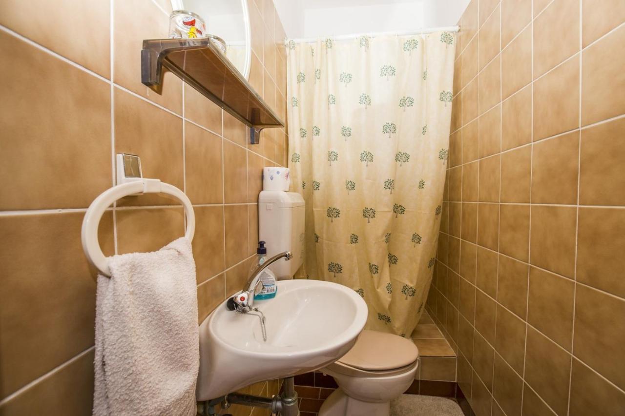 Rooms Padovan Banjol Екстер'єр фото