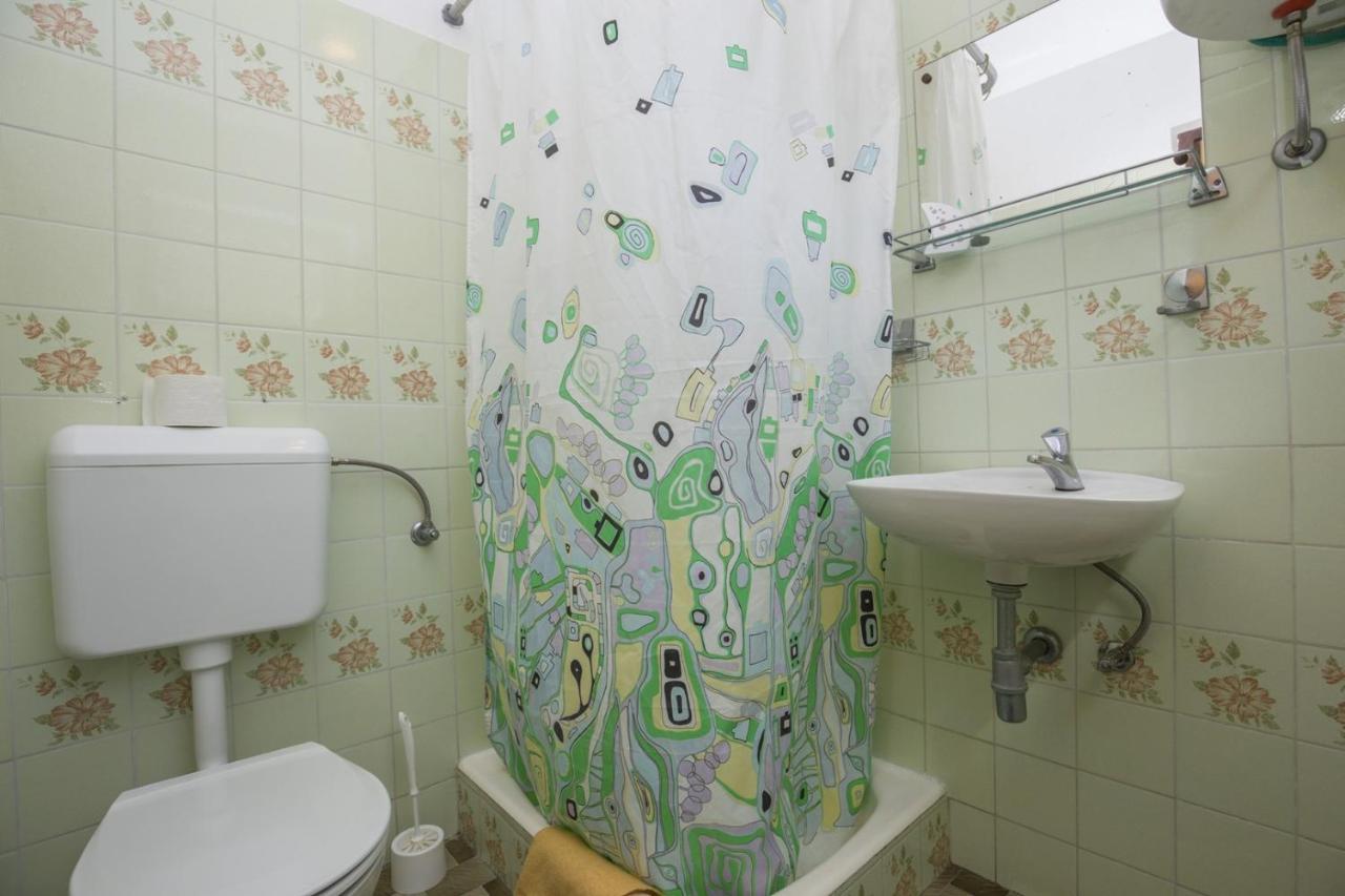 Rooms Padovan Banjol Екстер'єр фото