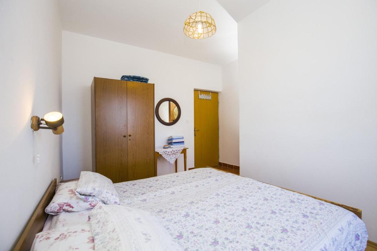 Rooms Padovan Banjol Екстер'єр фото