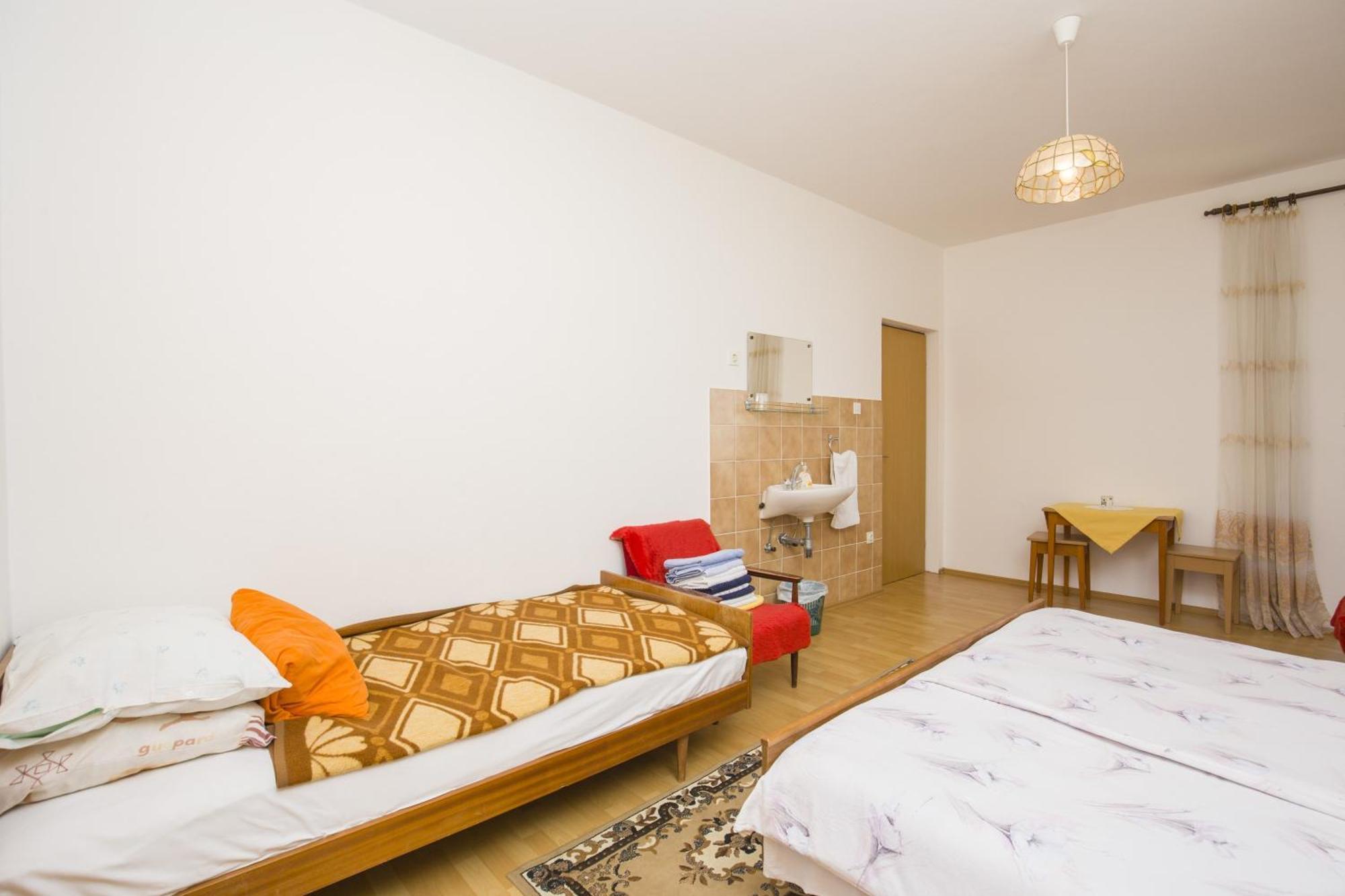 Rooms Padovan Banjol Екстер'єр фото