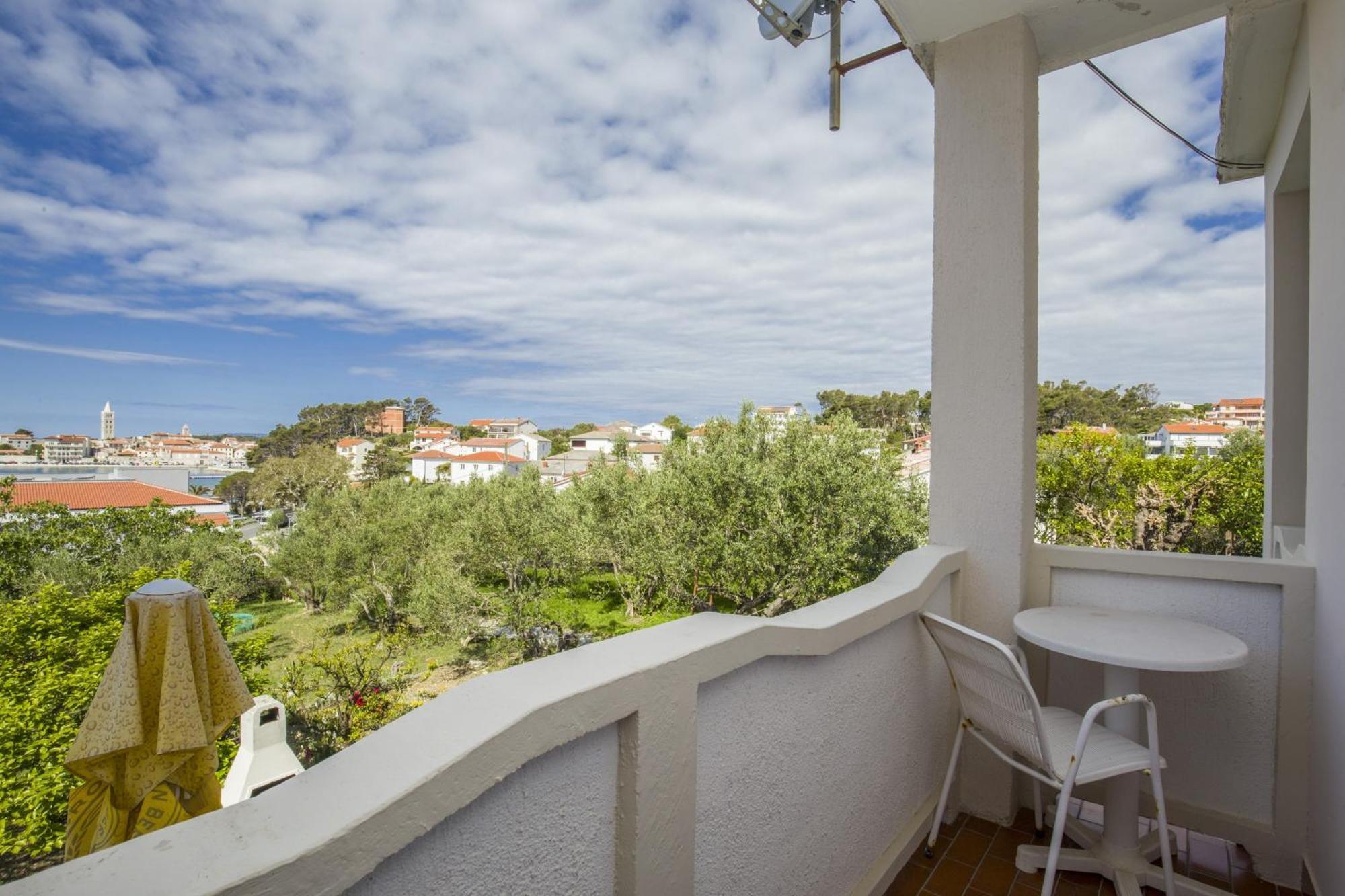 Rooms Padovan Banjol Екстер'єр фото